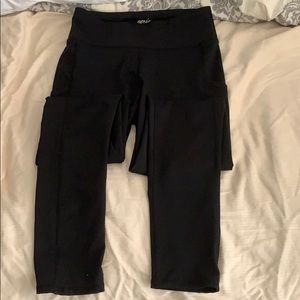 Black excellent condition leggings with pockets